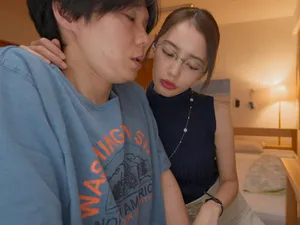 Chàng trai chim to nện đỏ lồn mẹ ruột của người yêu