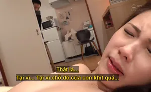 Kinh tế khó khăn, vợ của con trai đi làm mát-xa thì bị bố Người chồng bắt gặp tống tình