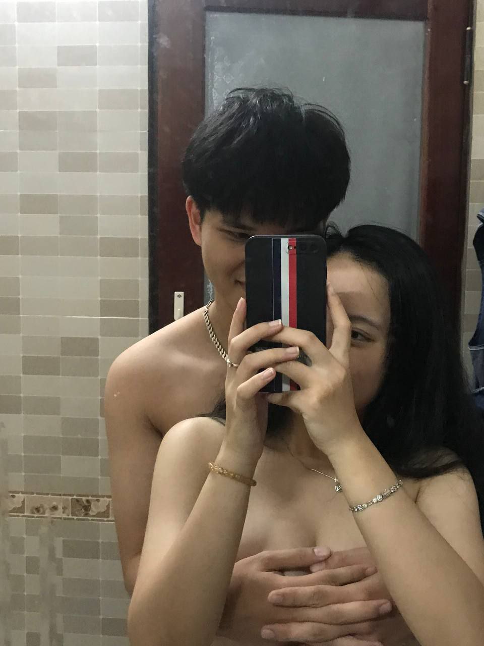 EBOD-932, EBOD-932 Một thân hình nhỏ nhắn với chiều dài cơ thể là 150cm, một cô gái rám nắng với thân hình dài 150cm! 18 tuổi! Gカッップロリ thành viên phim AV デビュー Hoshino Natsuki